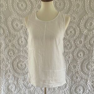 Habitat Express Solid Piece White Sleeveless Tank Top